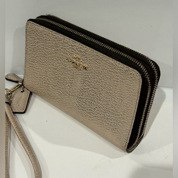 Coach Metallic Gold leather Wristlet wallet clutch - Picture 5 of 9